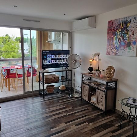 Superbe T2 Tout Confort 3 Etoiles, Entierement Renove Avec Piscine, Parking, Clim, Wifi, Netflix Ла Гранде-Моте Екстериор снимка