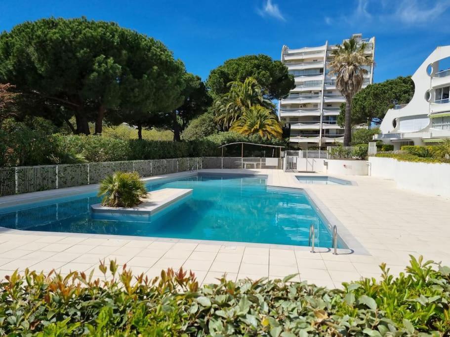 Superbe T2 Tout Confort 3 Etoiles, Entierement Renove Avec Piscine, Parking, Clim, Wifi, Netflix Ла Гранде-Моте Екстериор снимка
